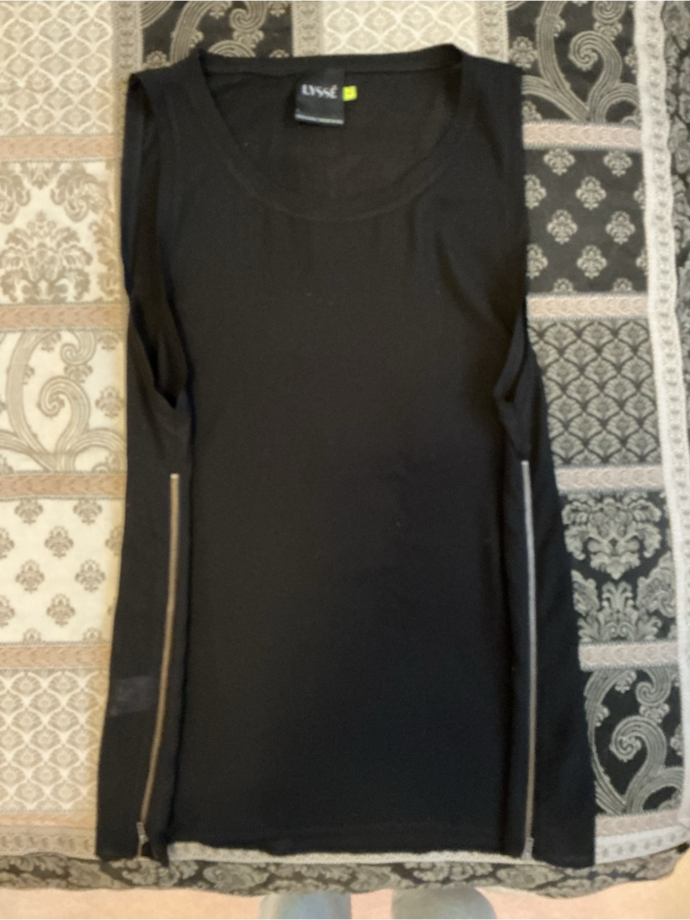 Lysse Black Scoop Neck Tank with Side Zippers